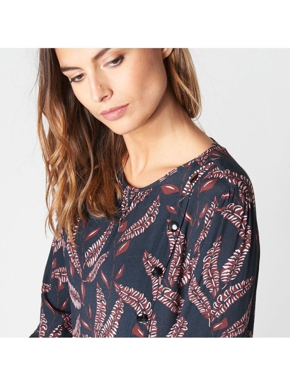 See U Soon Feather Pattern Dress Navy Burgundy - Picture 2 of 9